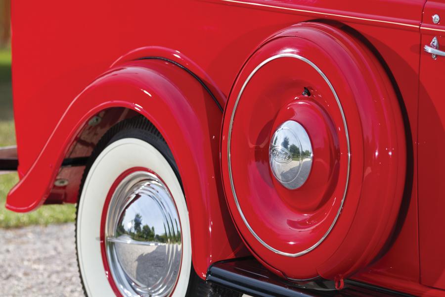  Ford Half-Ton Panel Truck 1937 года  (фото 8 из 21)